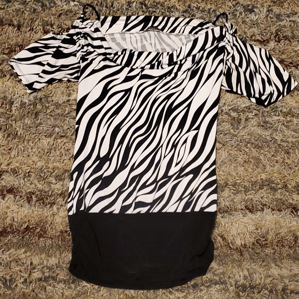 Woman's short sleeve top